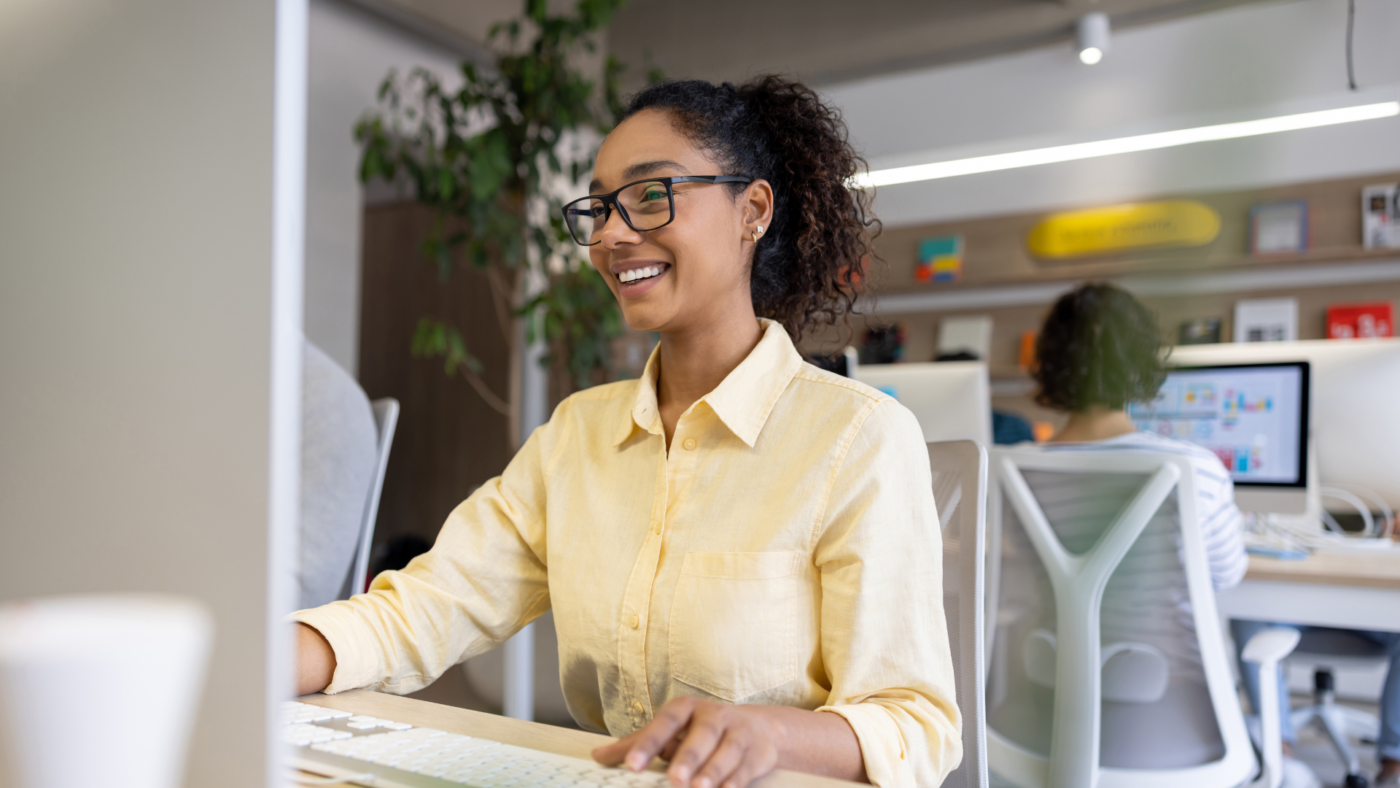 What is Hot Desking and Who is it For?