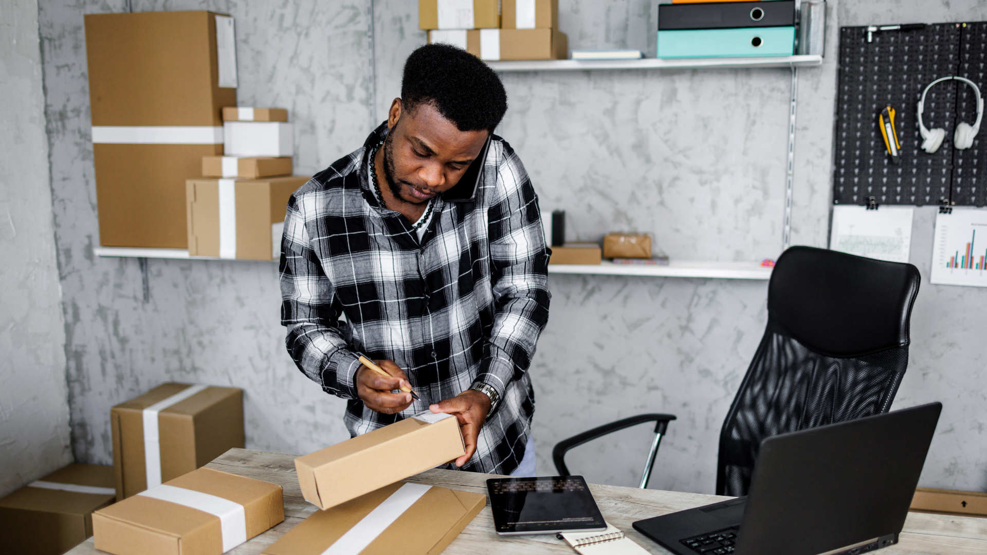 14 Benefits of Telephone Answering Services for Small Businesses