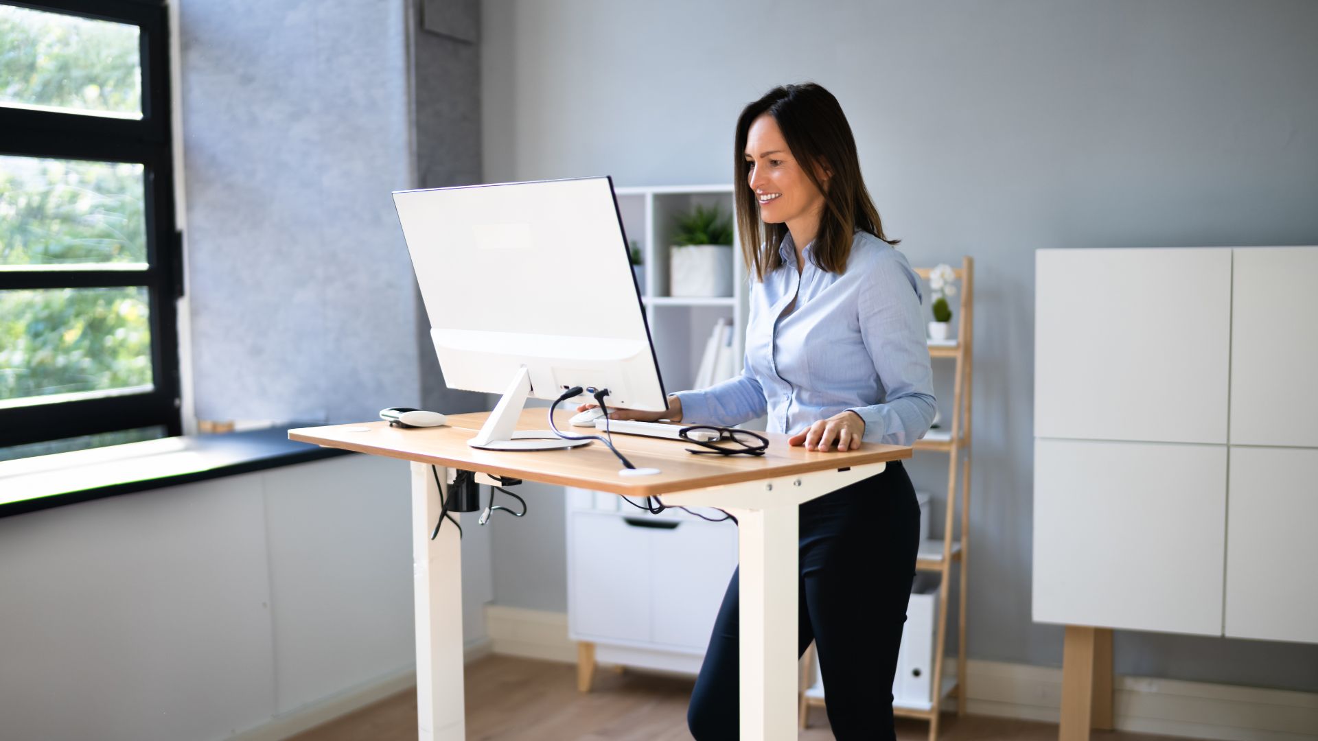 Benefits of Working on a Standing Desk